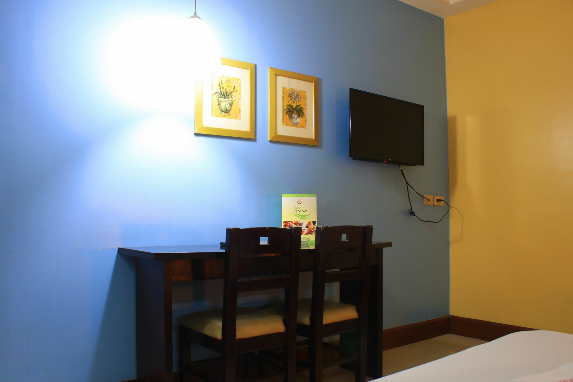 Vista Apartelle Makati City Bagian luar foto