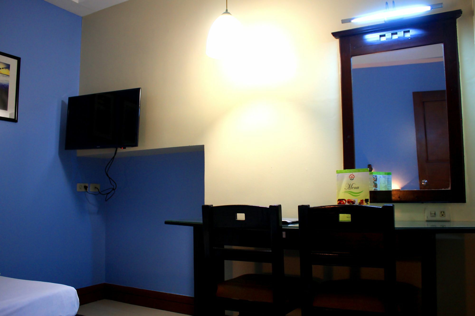 Vista Apartelle Makati City Bagian luar foto